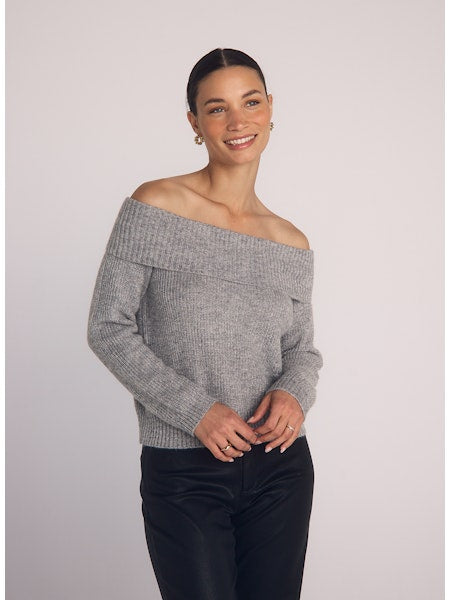 OFF SHOULDER SWEATER