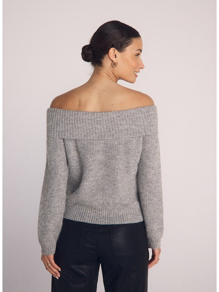 OFF SHOULDER SWEATER
