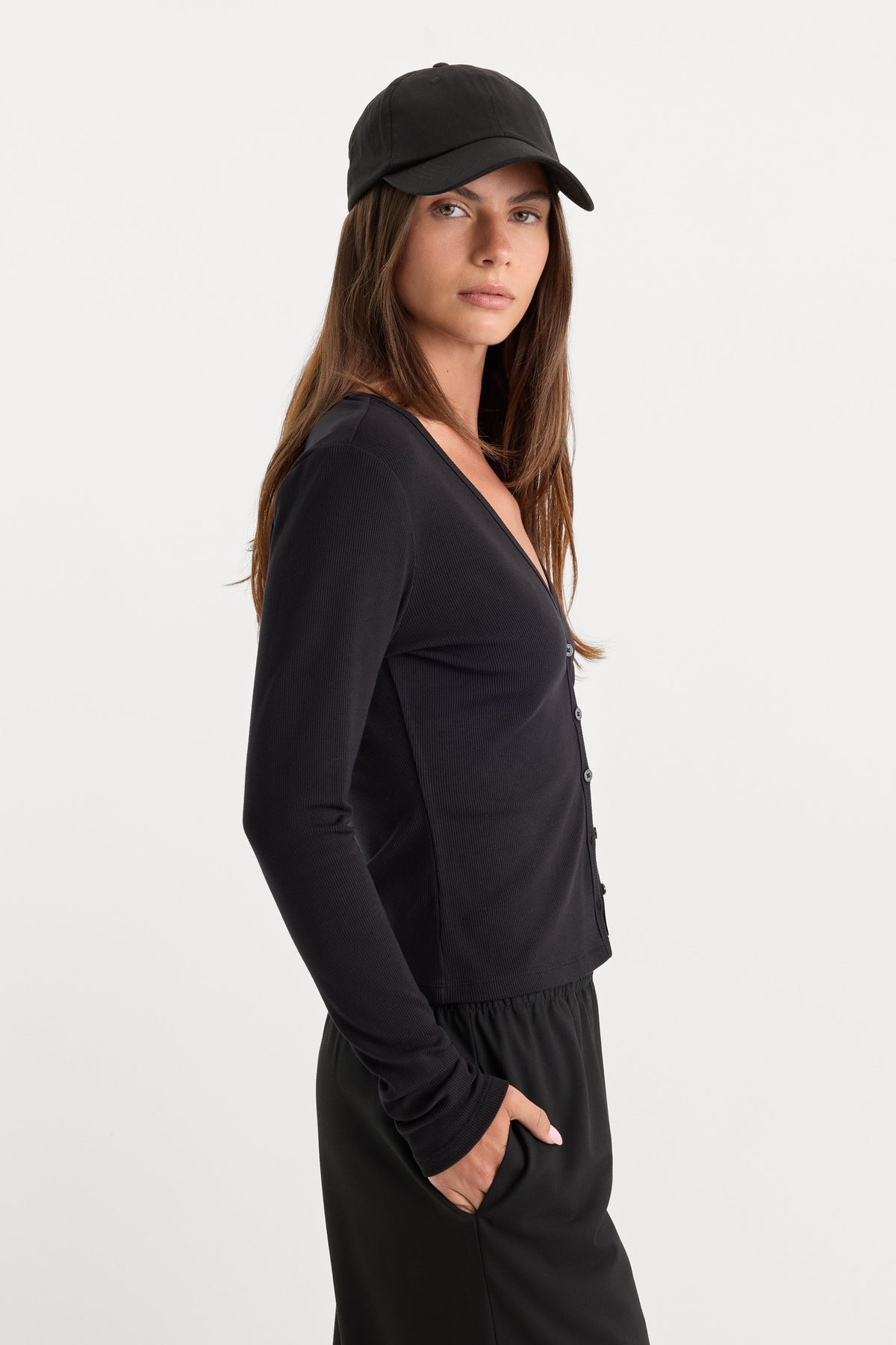 THE RIB V NECK CARDIGAN | BLACK