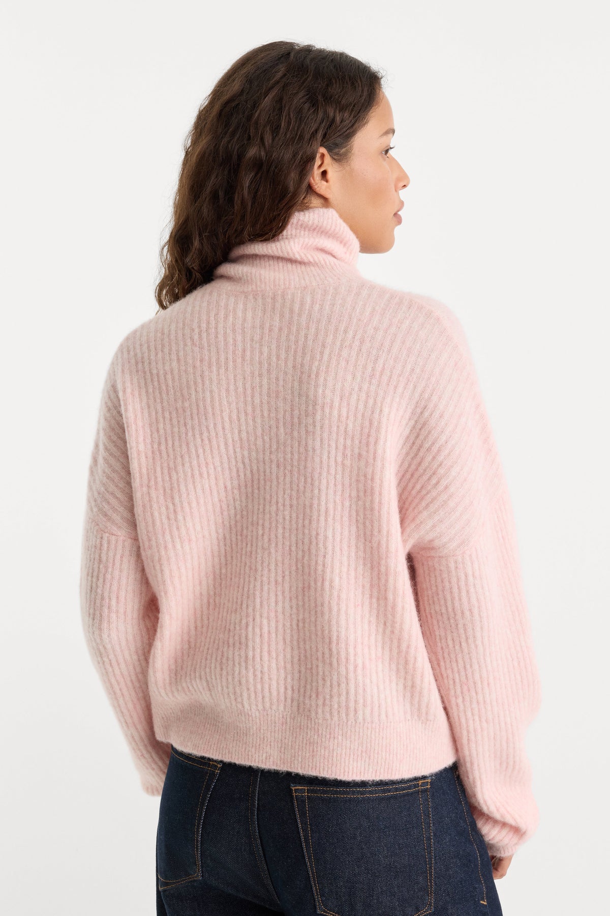 THE OVERSIZED TURTLENECK SWEATER | BLUSH