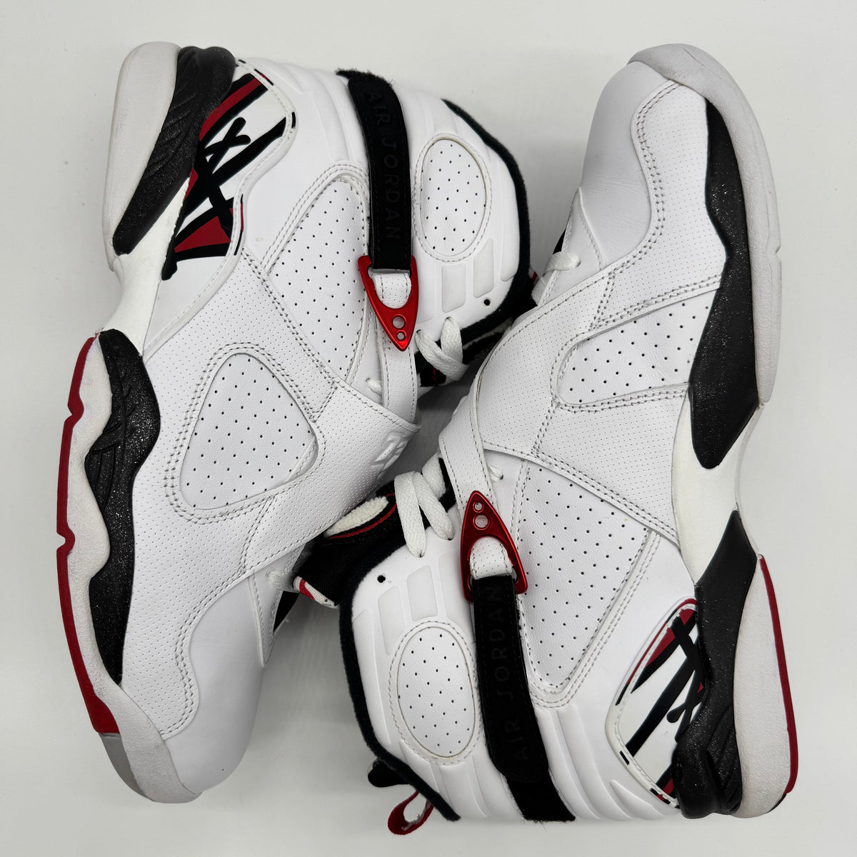 Jordan 8 Bug Bunny (2013)