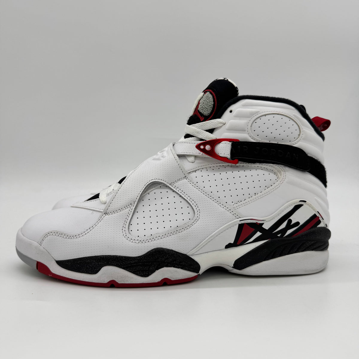 Jordan 8 Bug Bunny (2013)