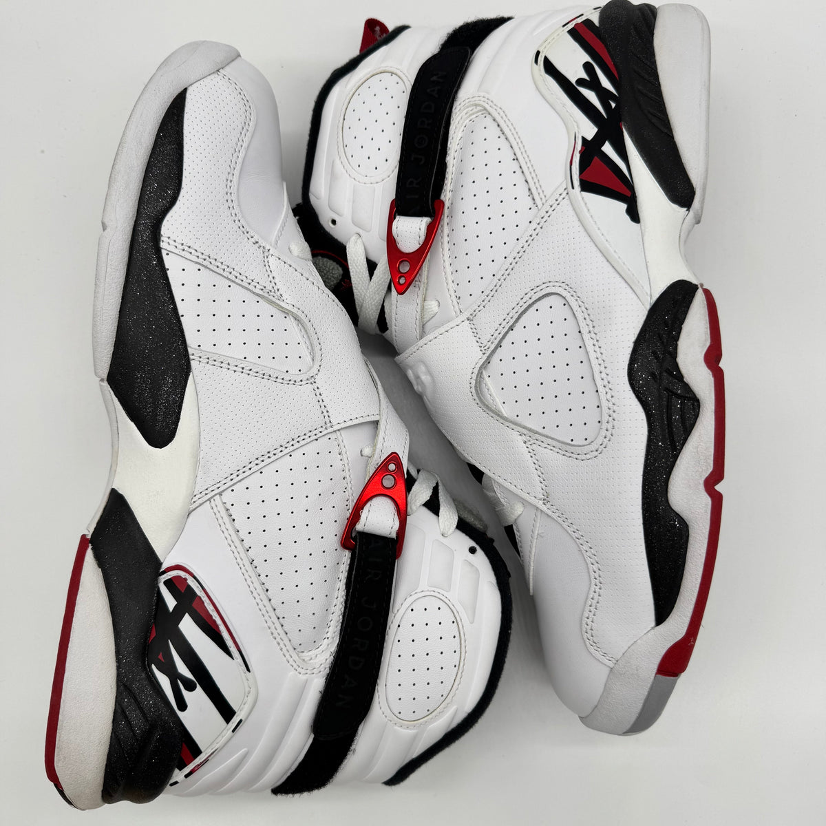 Jordan 8 Bug Bunny (2013)
