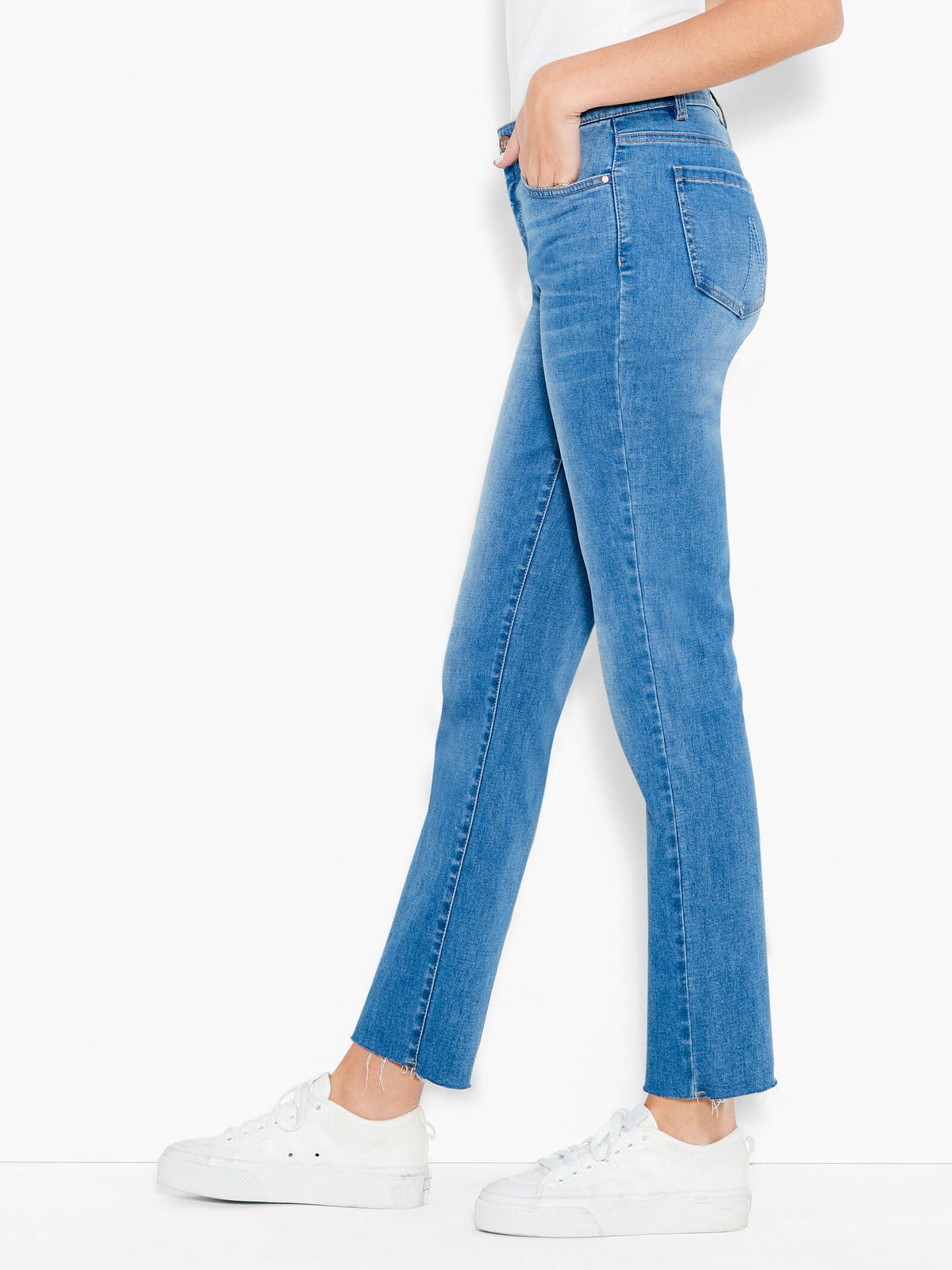 MID RISE STRAIGHT ANKLE JEANS