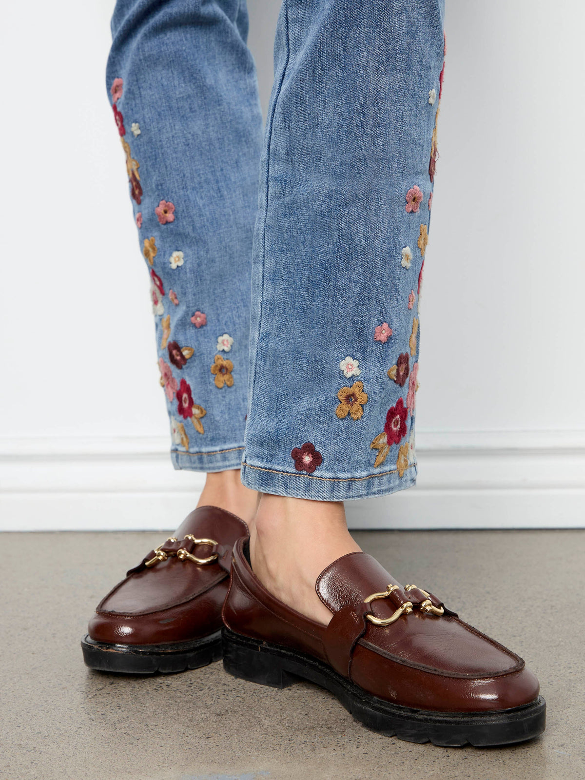 Slim Leg Jeans With Floral Hem Embroidery - Medium Blue