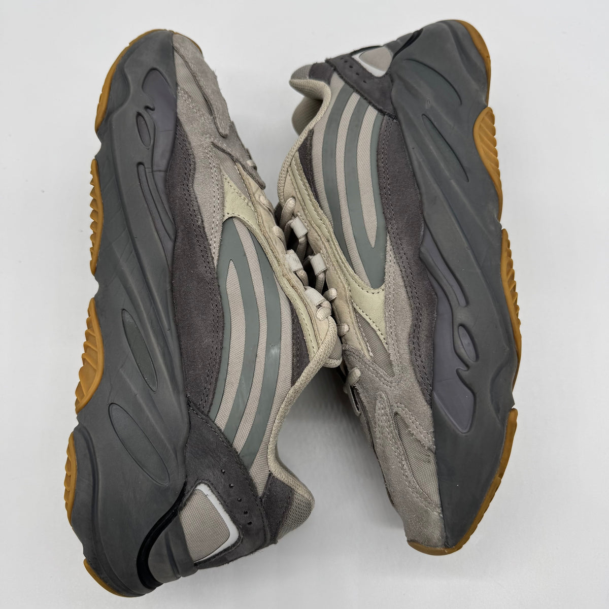 Adidas Yeezy Boost 700 V2 Tephra