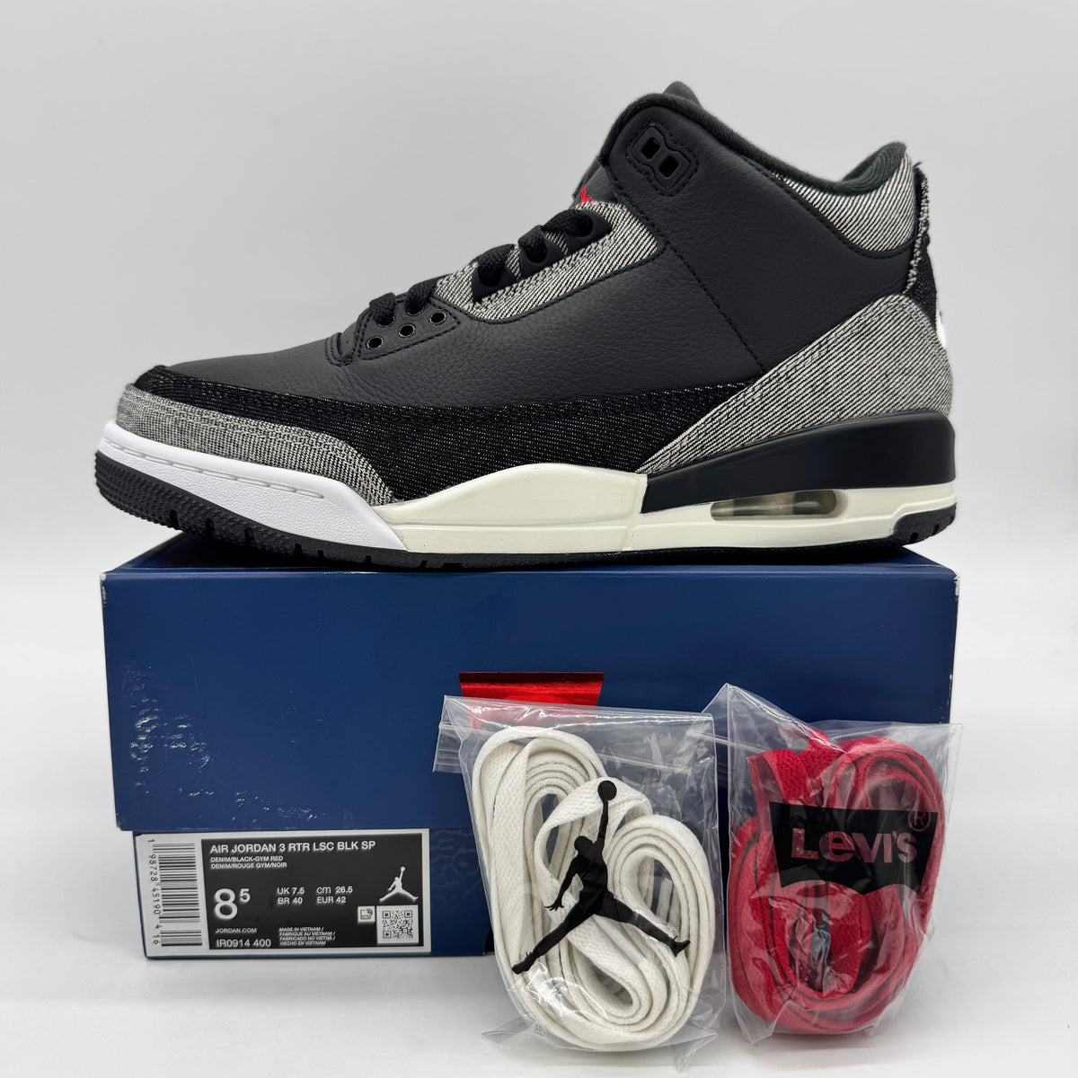 Jordan 3 Levi's Black