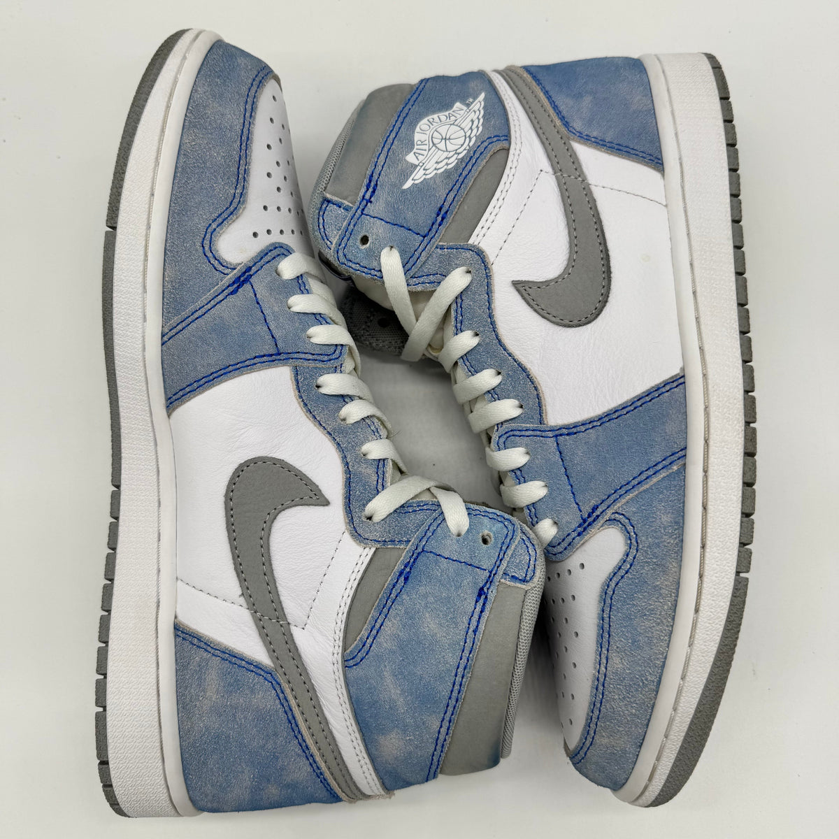 Jordan 1 High Hyper Royal Smoke Grey