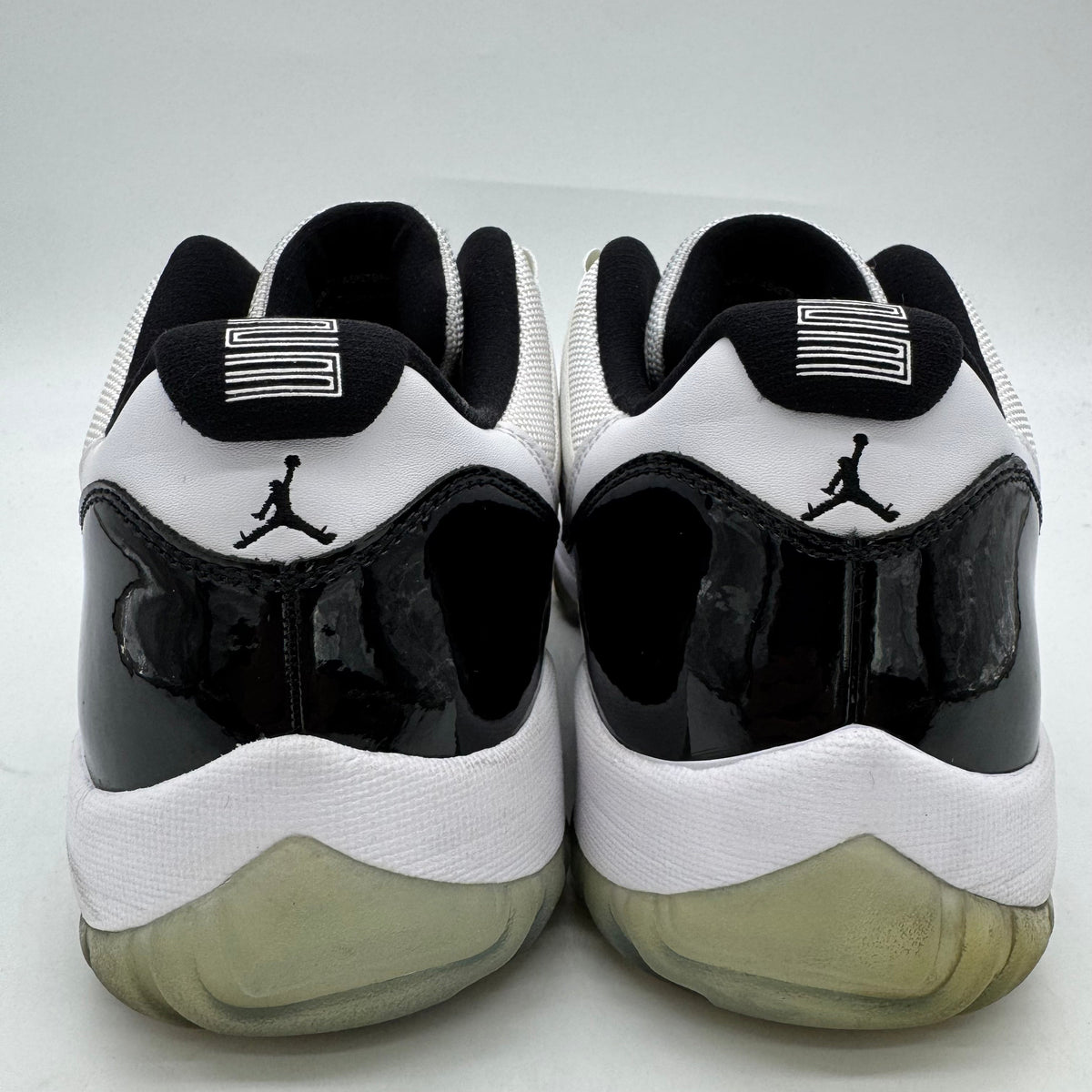 Jordan 11 Low Concord