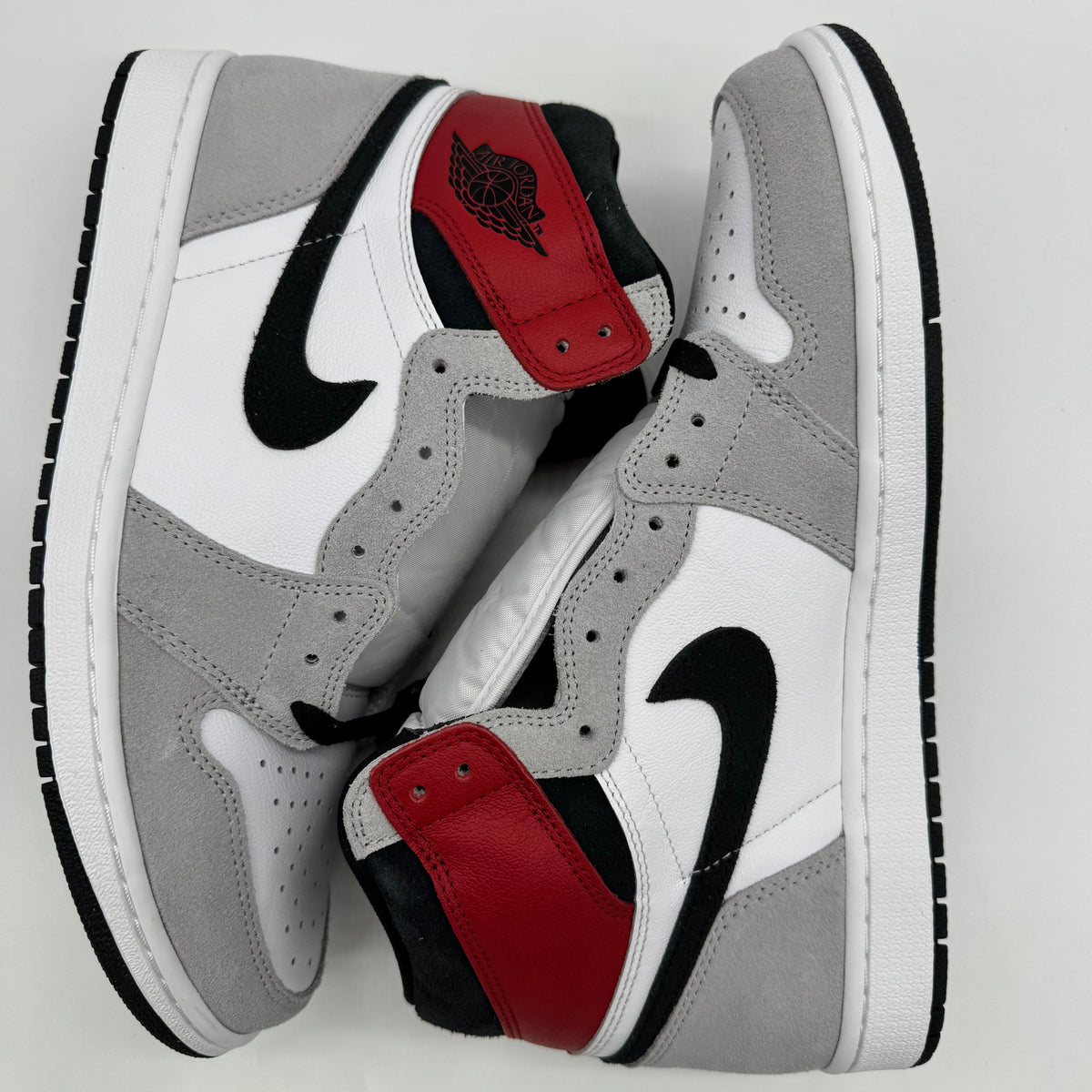 Jordan 1 High Light Smoke Grey