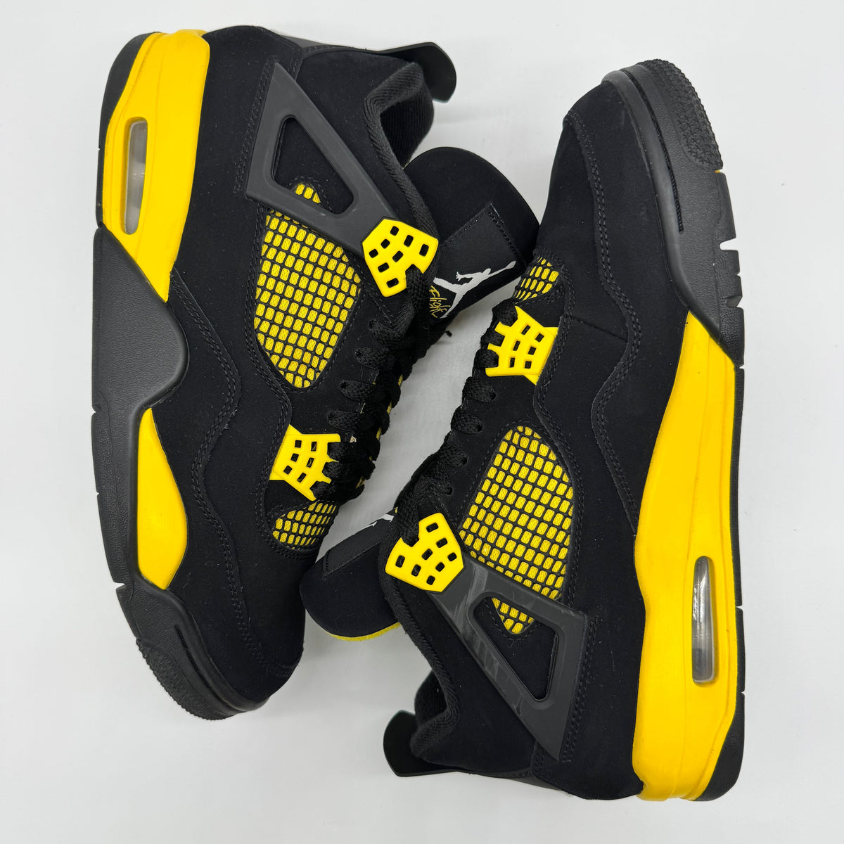 Jordan 4 Thunder (2023)