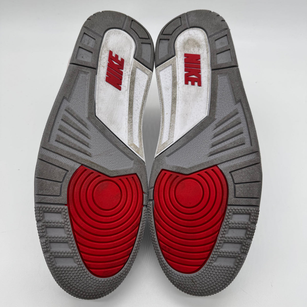 Jordan 3 Fire Red (2022)