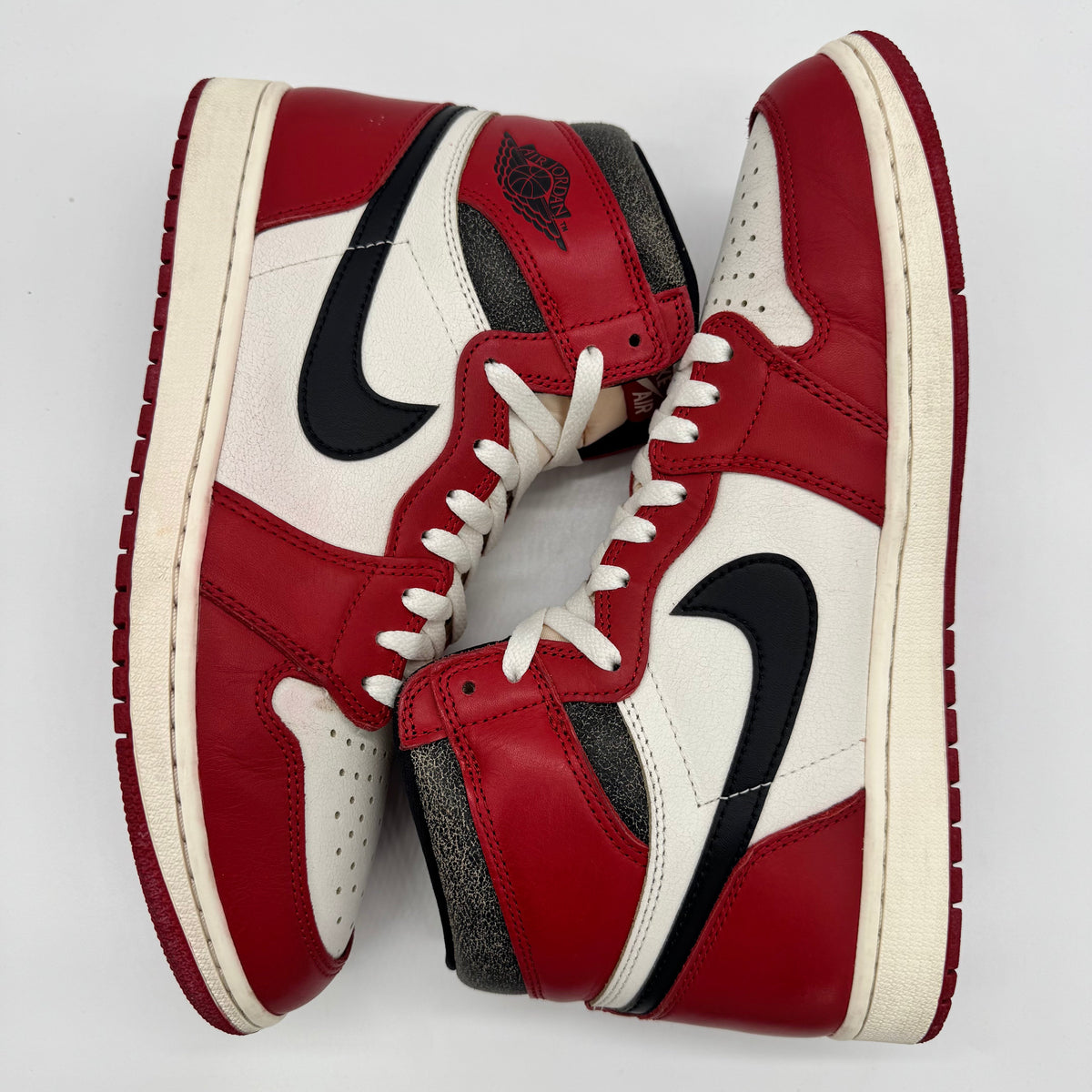 Jordan 1 High OG Chicago Lost and Found