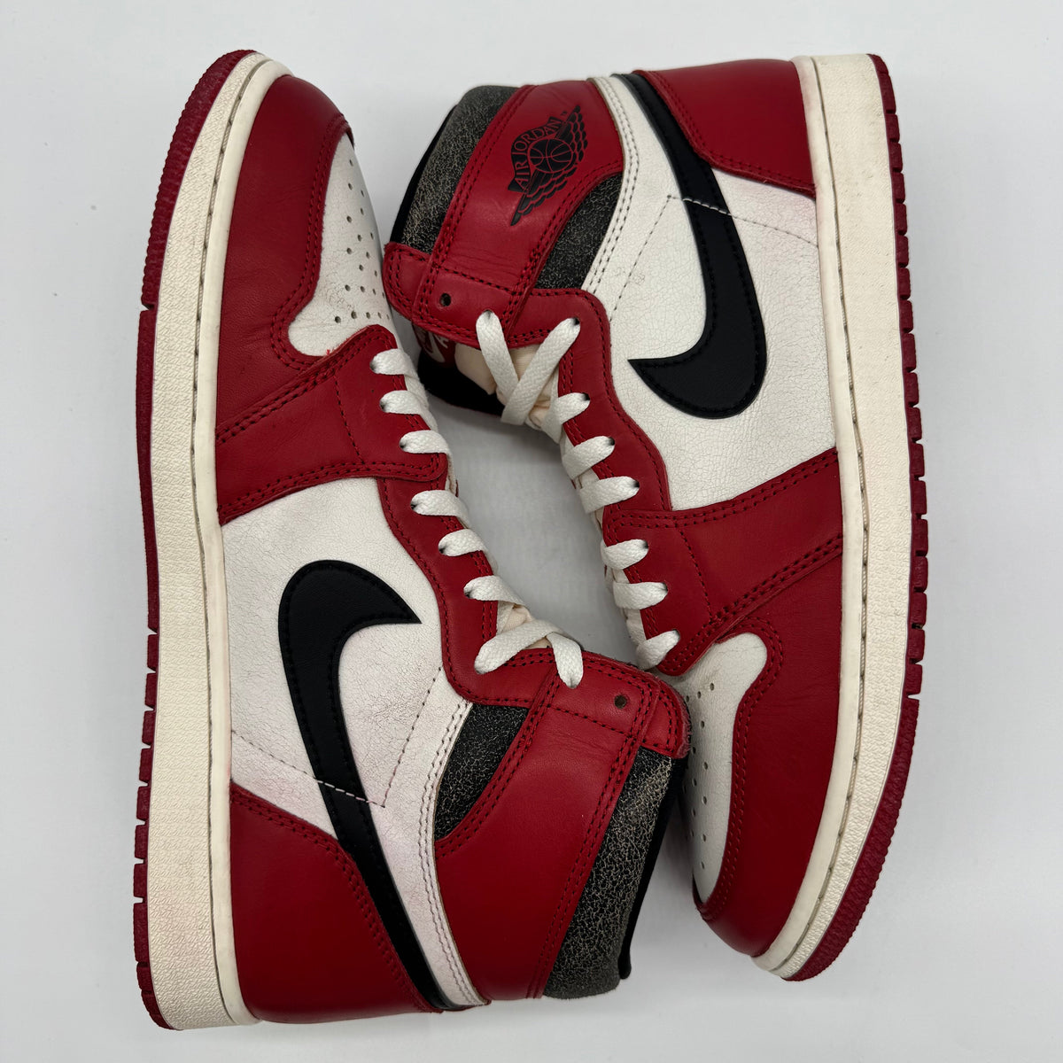 Jordan 1 High OG Chicago Lost and Found