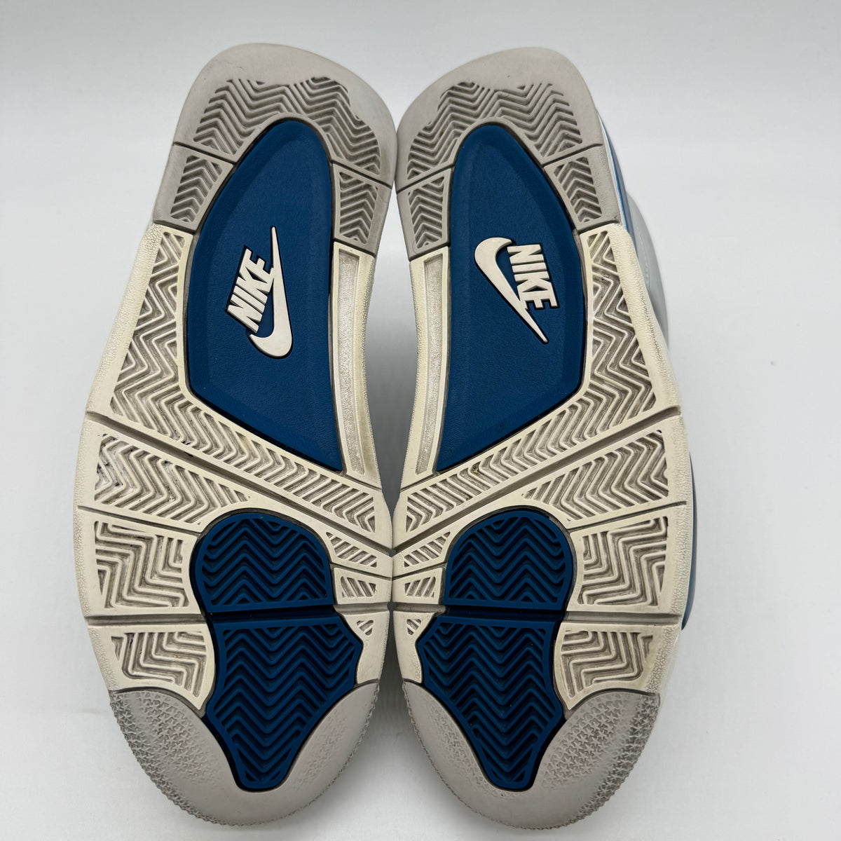 Jordan 4 Military Blue (2024)