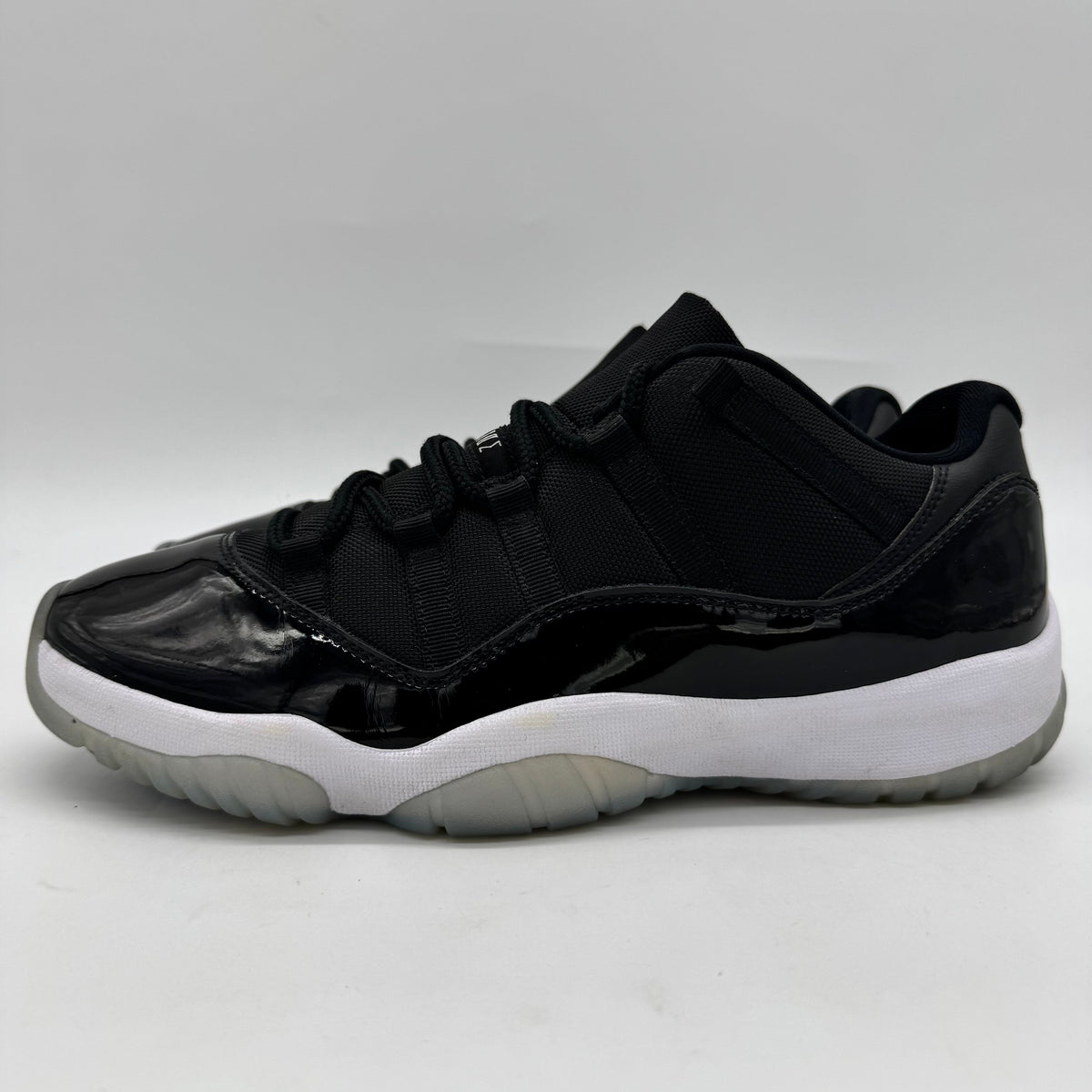 Jordan 11 Low Space Jam