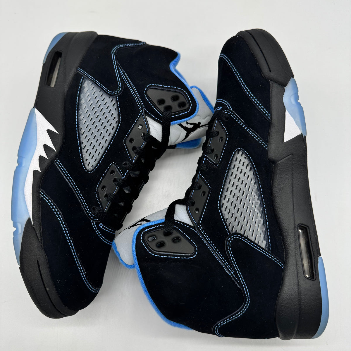 Jordan 5 Black University Blue (2026)