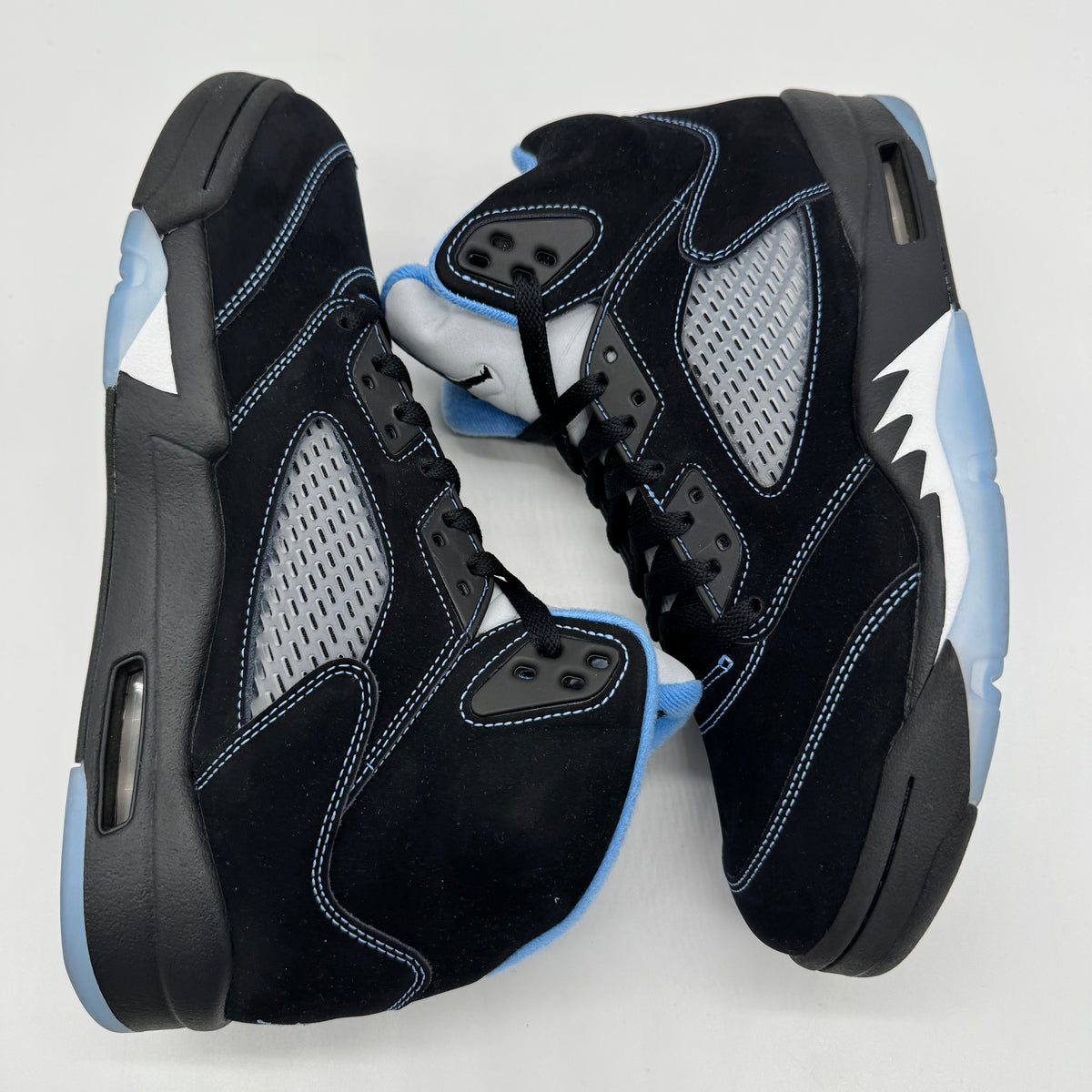 Jordan 5 Black University Blue (2026)