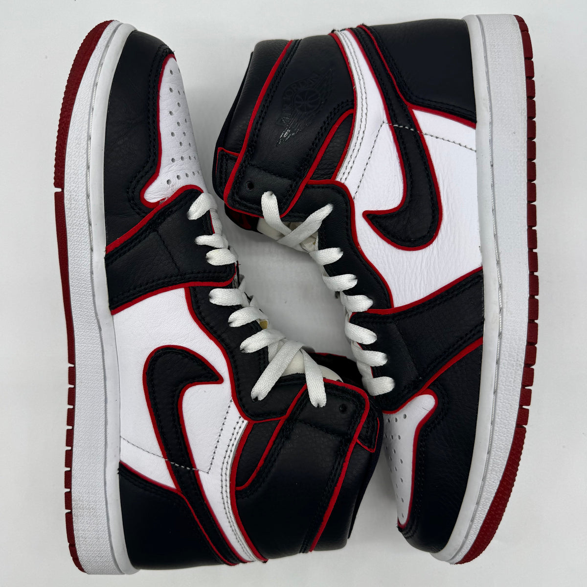 Jordan 1 High Bloodline
