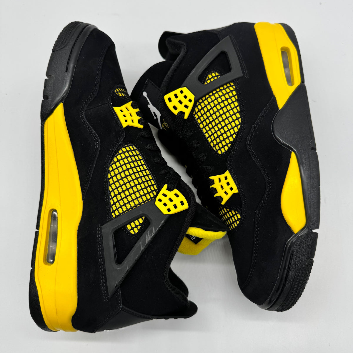 Jordan 4 Thunder (2023)