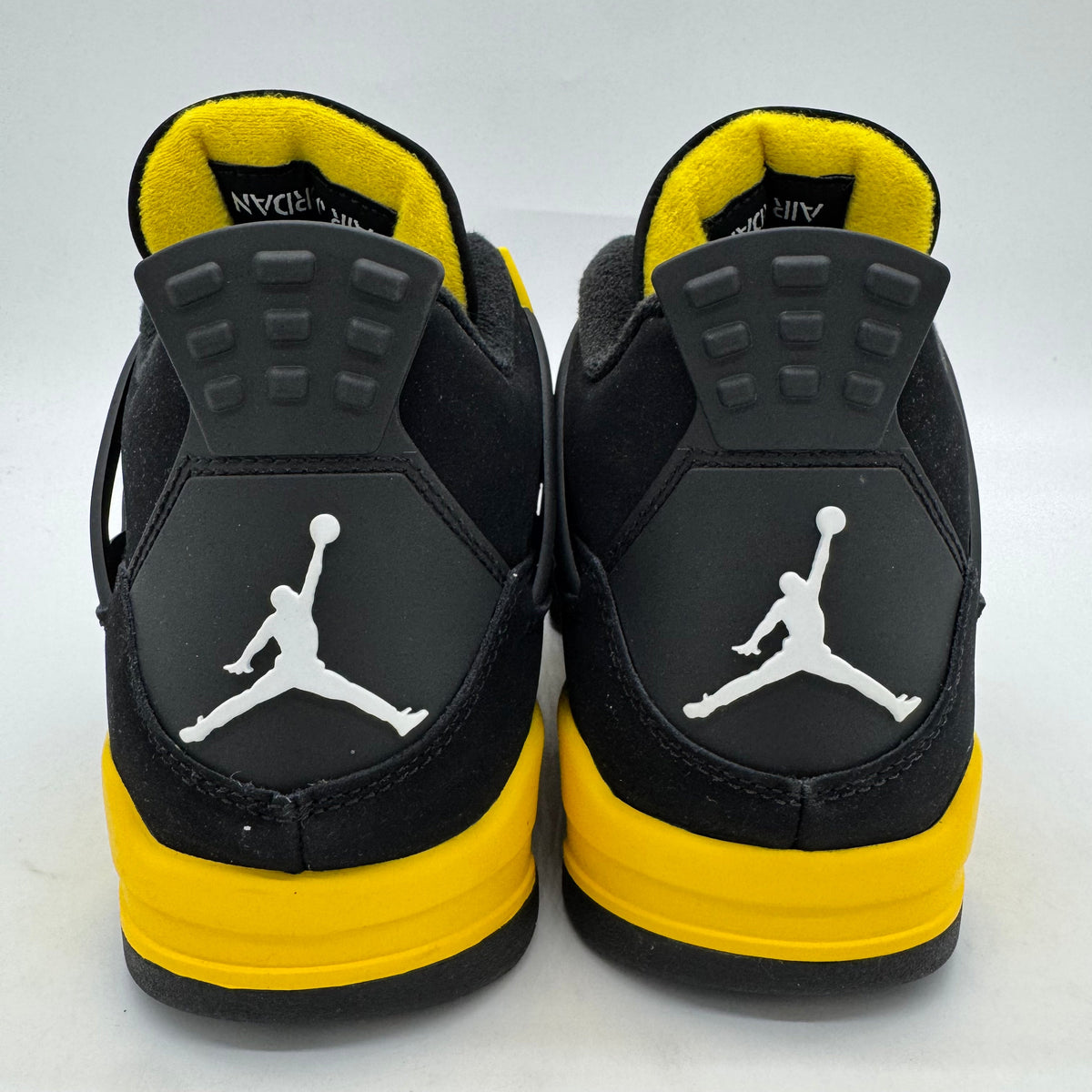 Jordan 4 Thunder (2023)