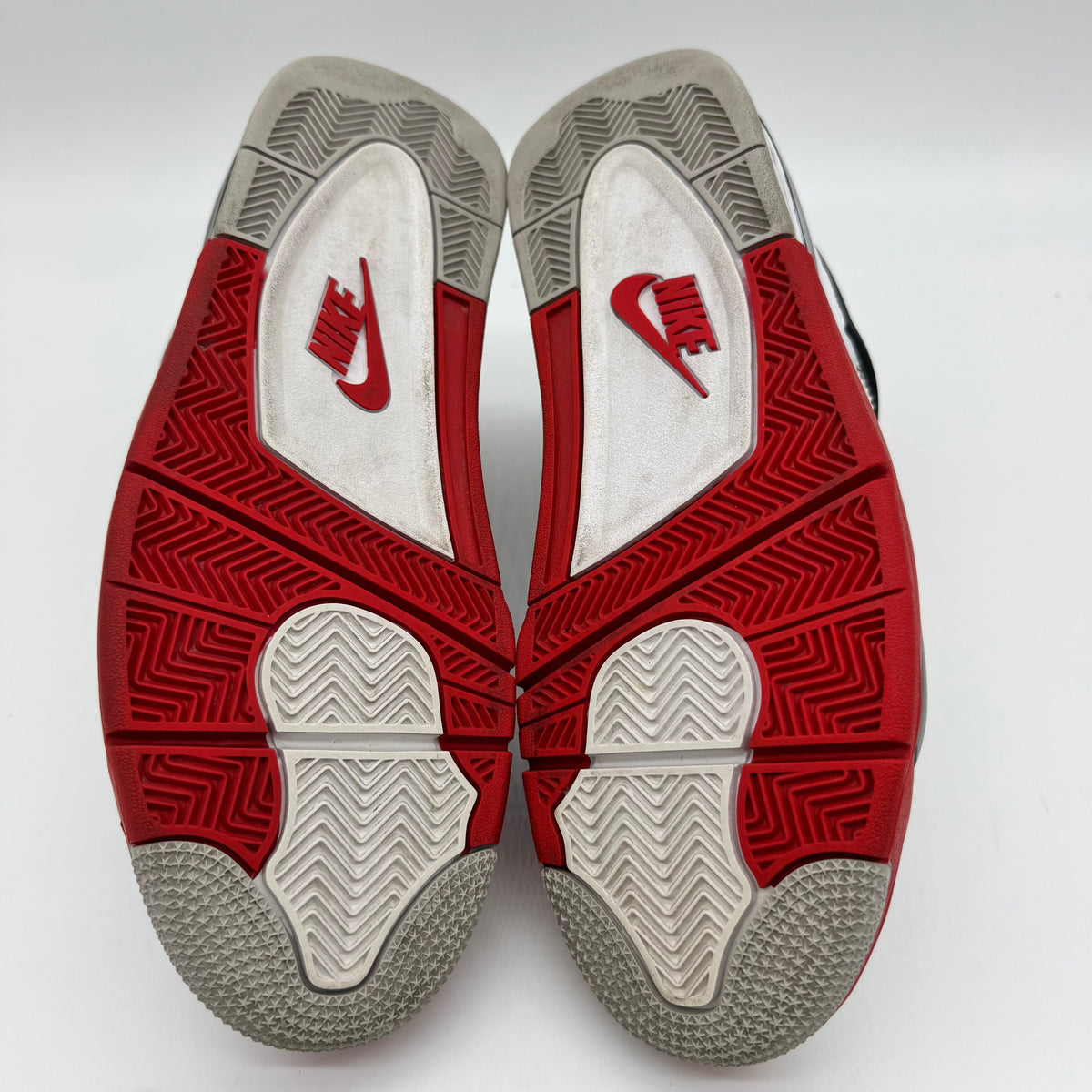 Jordan 4 Fire Red (2020)