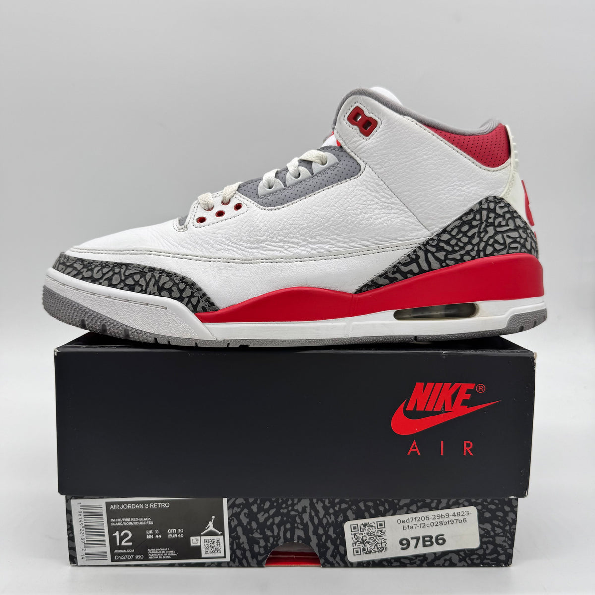 Jordan 3 Fire Red (2022)