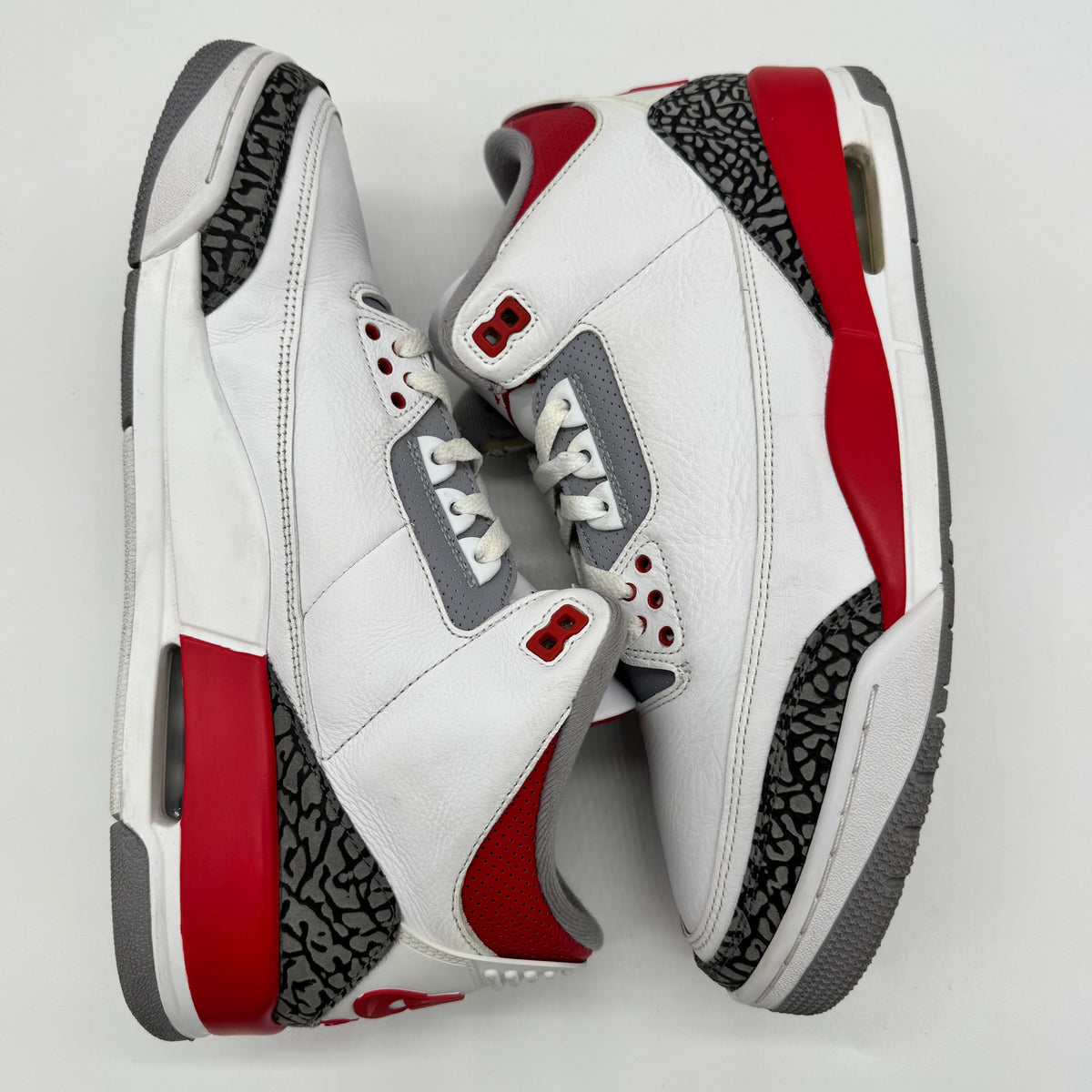 Jordan 3 Fire Red (2022)