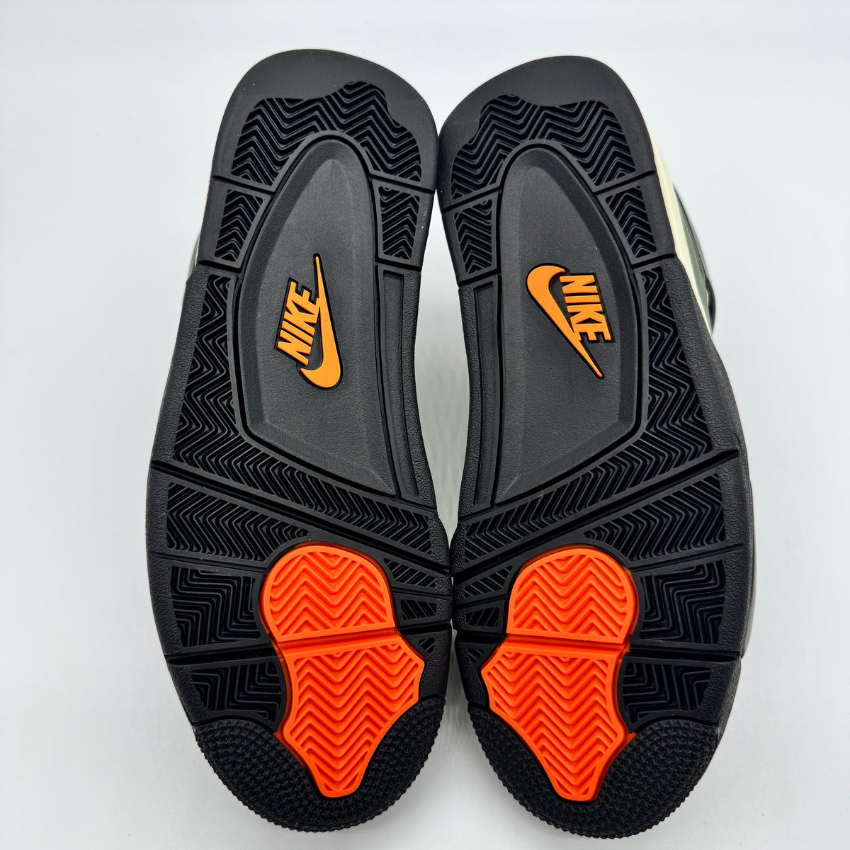 Jordan 4 OG SP Undefeated (2025)