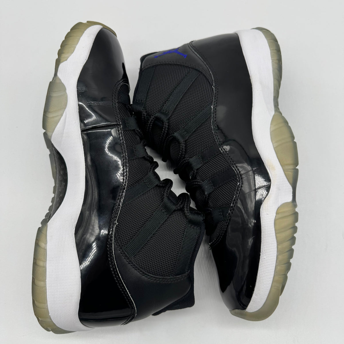 Jordan 11 Space Jam (2016)