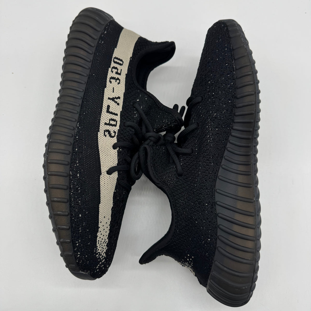 Adidas Yeezy Boost 350 V2 Core Black White