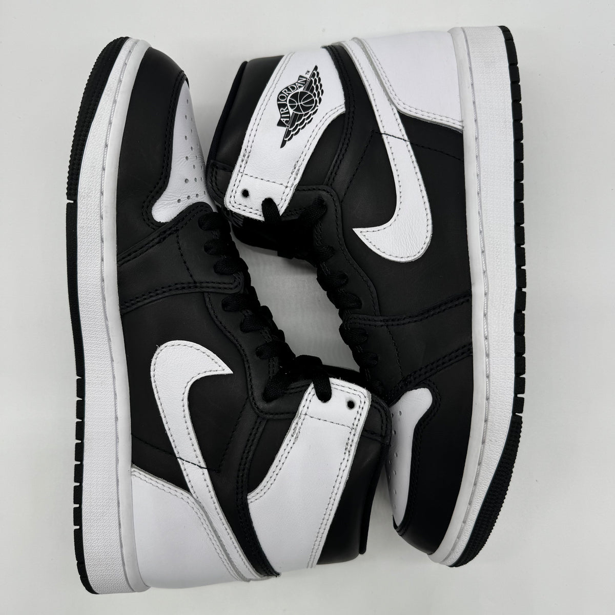 Jordan 1 High OG Black White