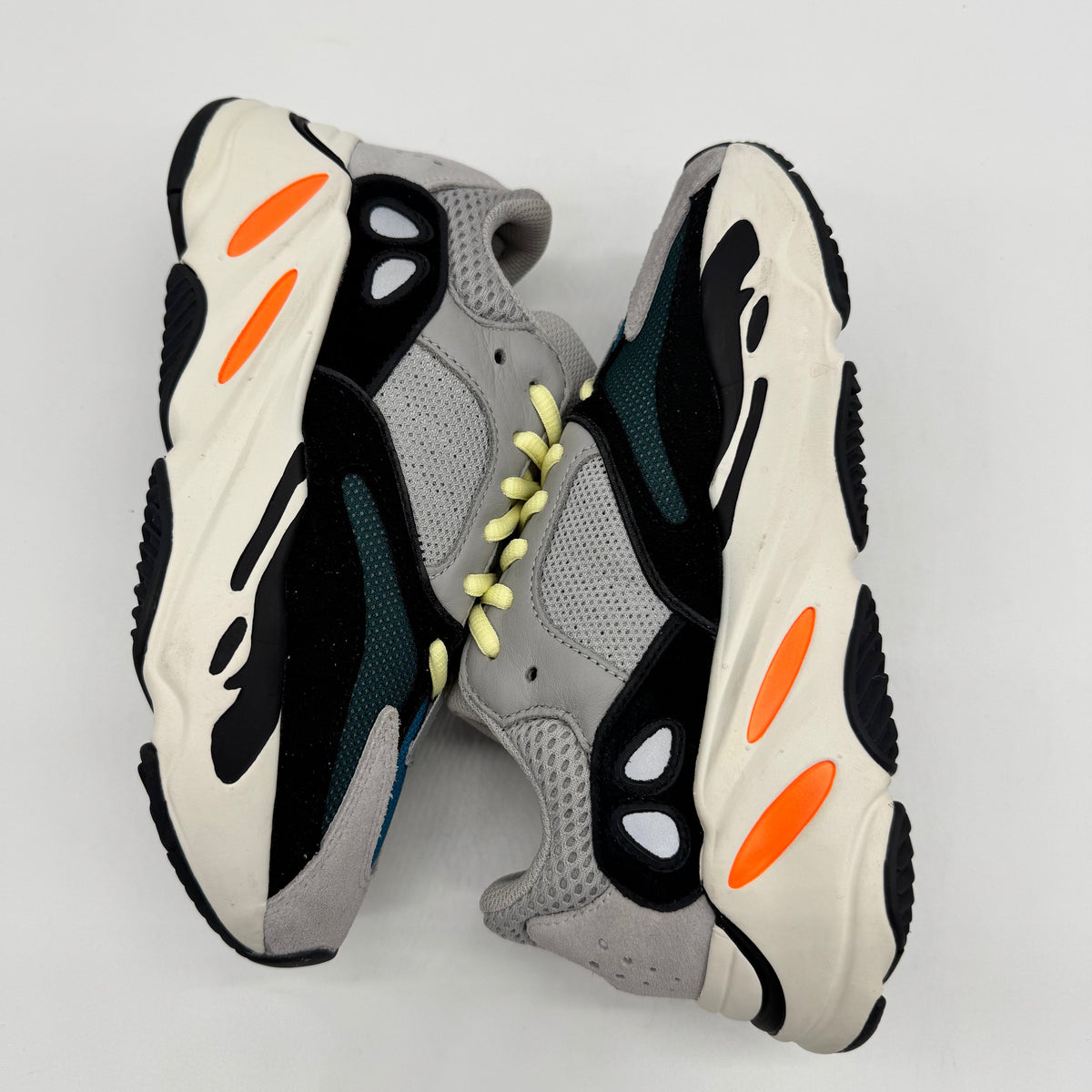 Adidas Yeezy Boost 700 Wave Runner