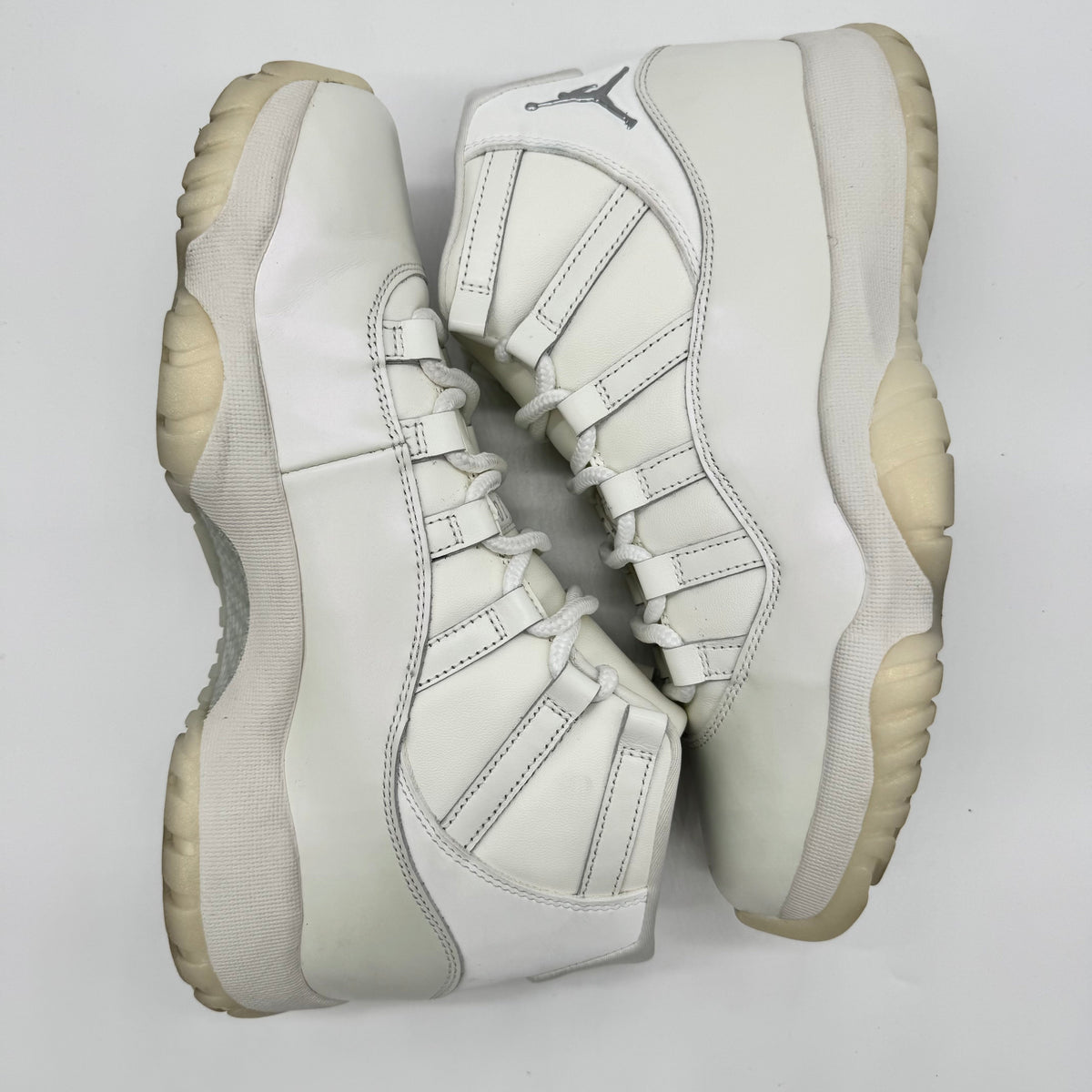 Jordan 11 Pearl