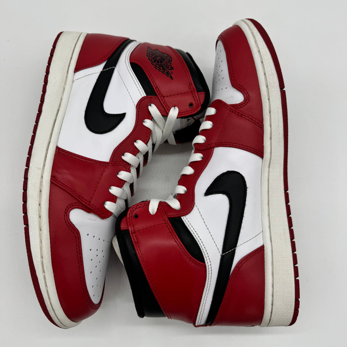 Jordan 1 Chicago (2013)