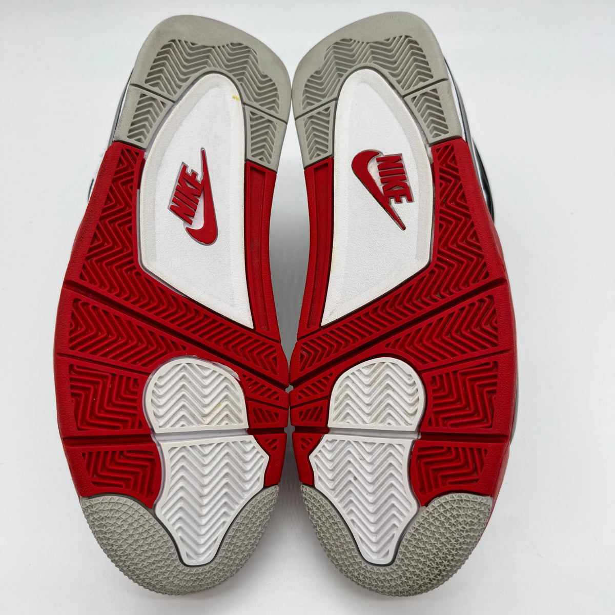 Jordan 4 Fire Red (2020)
