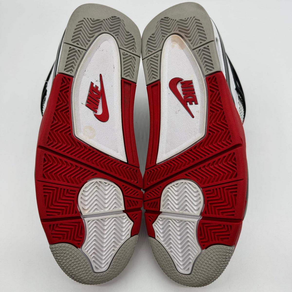 Jordan 4 Fire Red (2020)