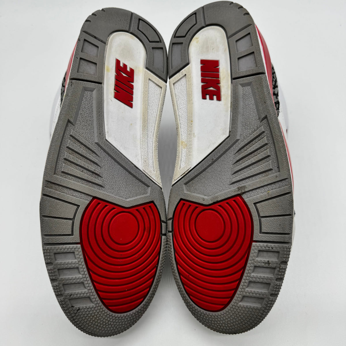 Jordan 3 Fire Red (2022)