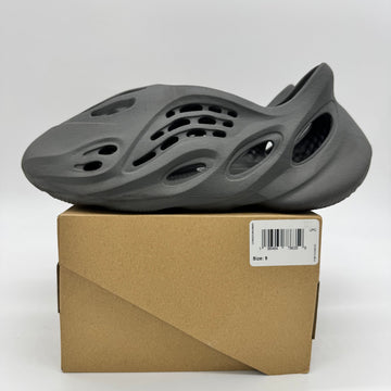 Adidas Yeezy Foam RNR Carbon