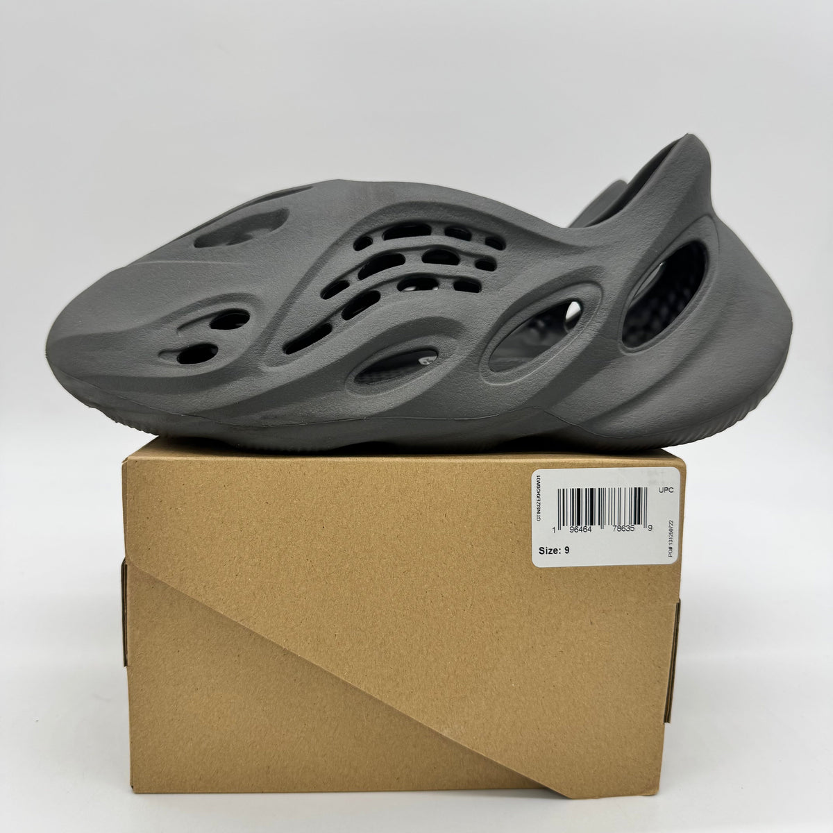 Adidas Yeezy Foam RNR Carbon