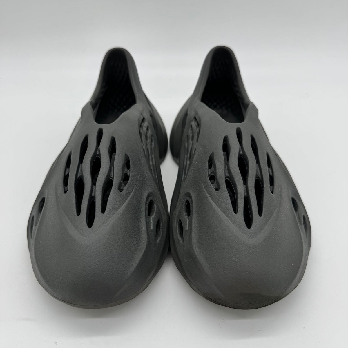 Adidas Yeezy Foam RNR Carbon