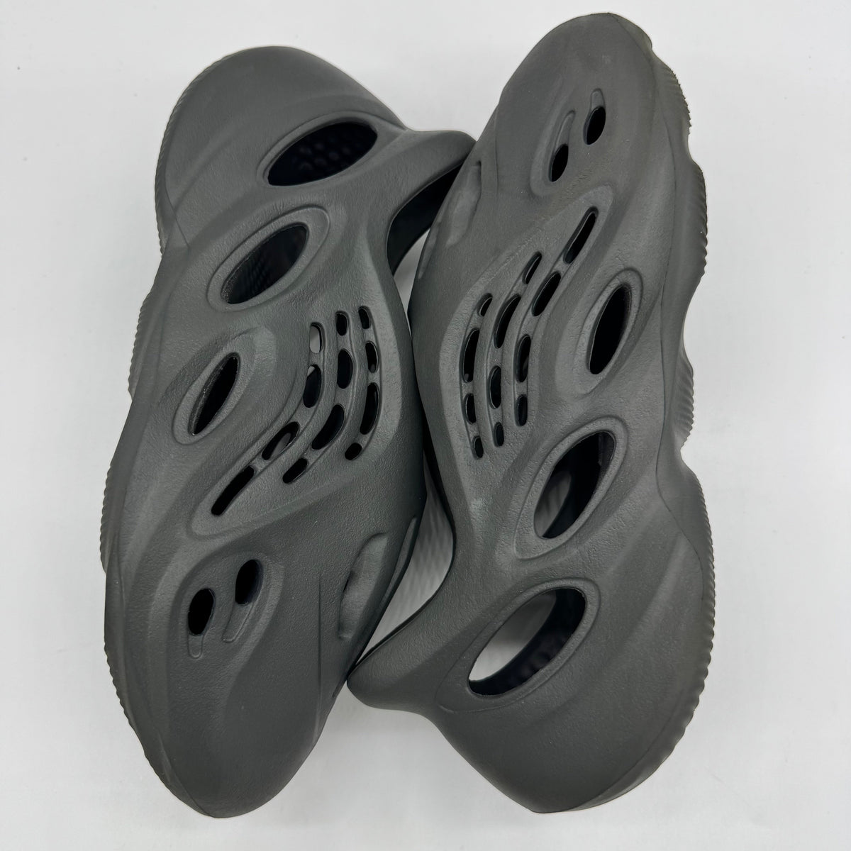 Adidas Yeezy Foam RNR Carbon