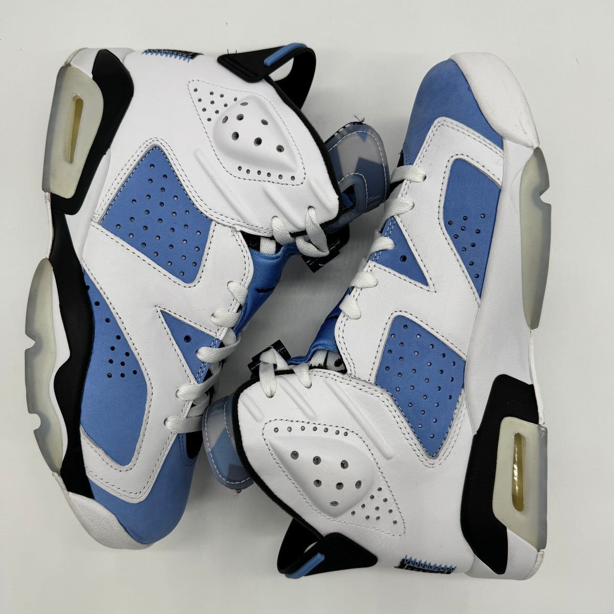 Jordan 6 UNC White