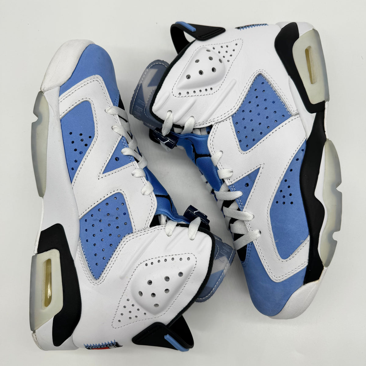 Jordan 6 UNC White