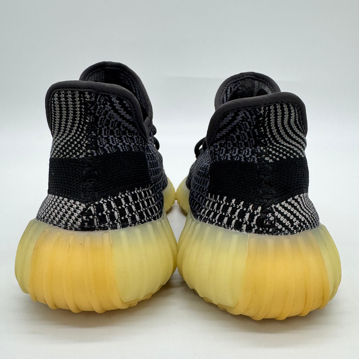 Adidas Yeezy Boost 350 V2 Carbon