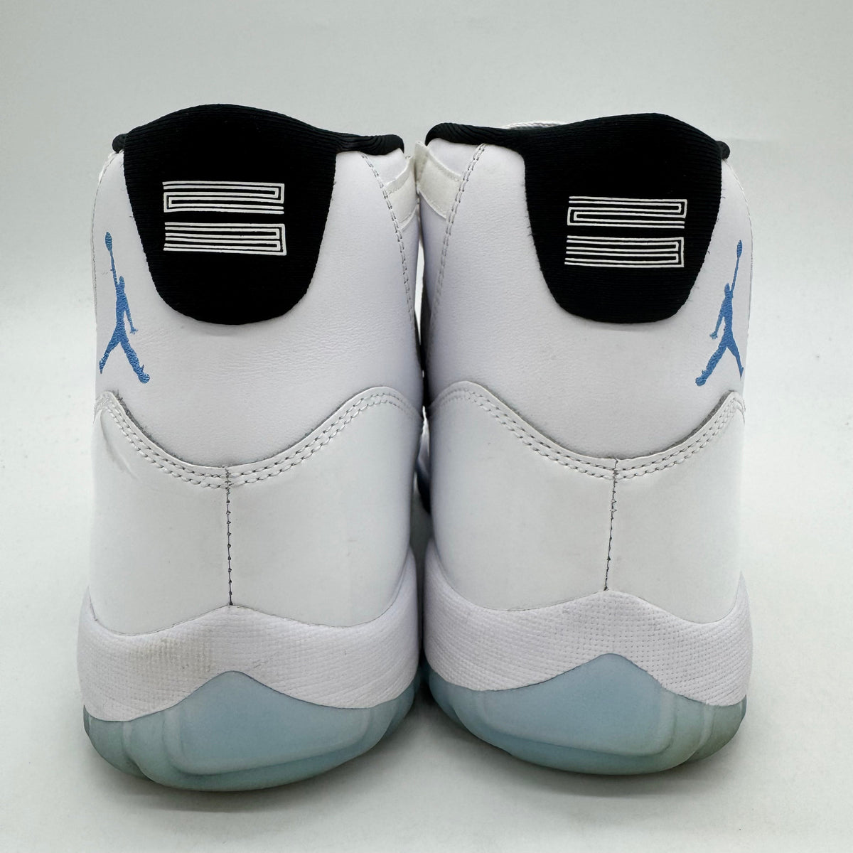 Jordan 11 Legend Blue (2024)