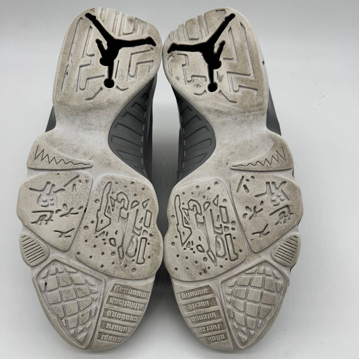 Jordan 9 Particle Grey