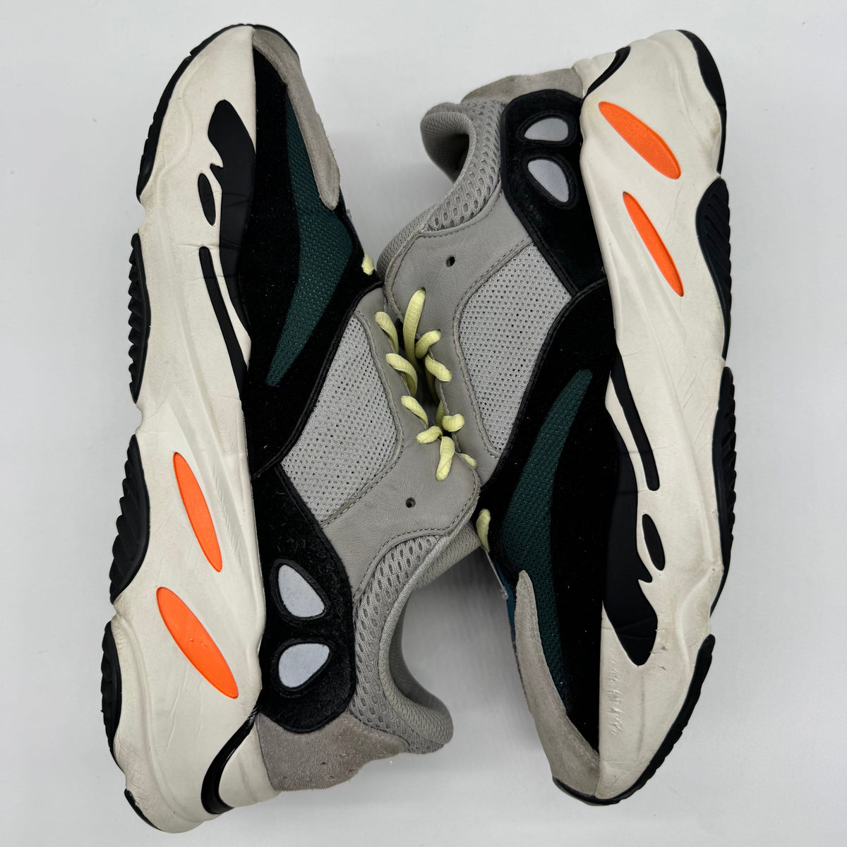 Adidas Yeezy Boost 700 Wave Runner