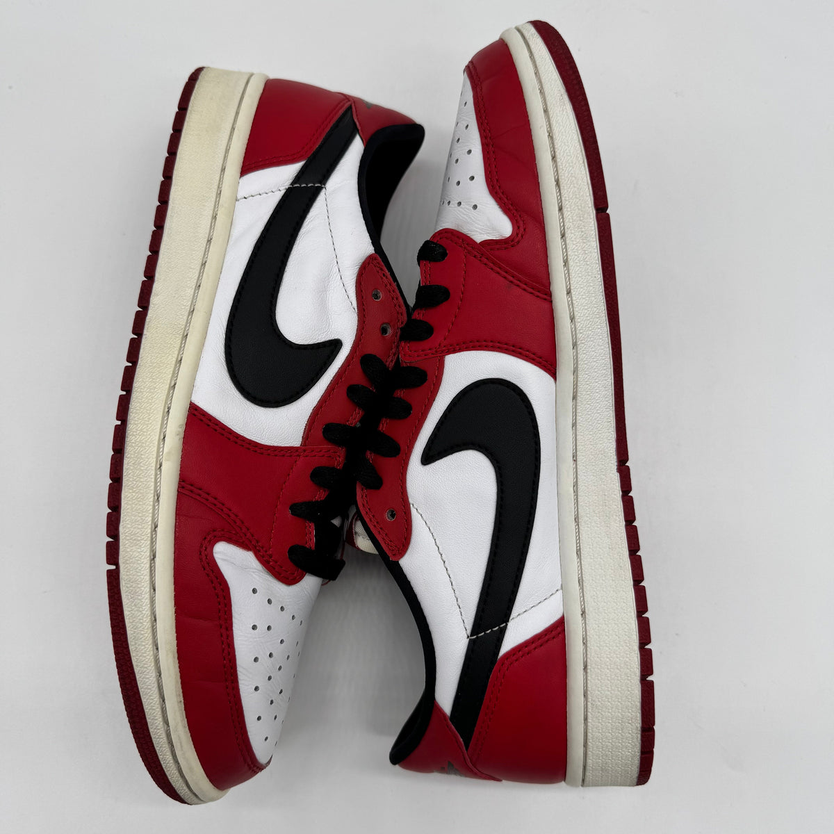 Jordan 1 Low Chicago (2016)