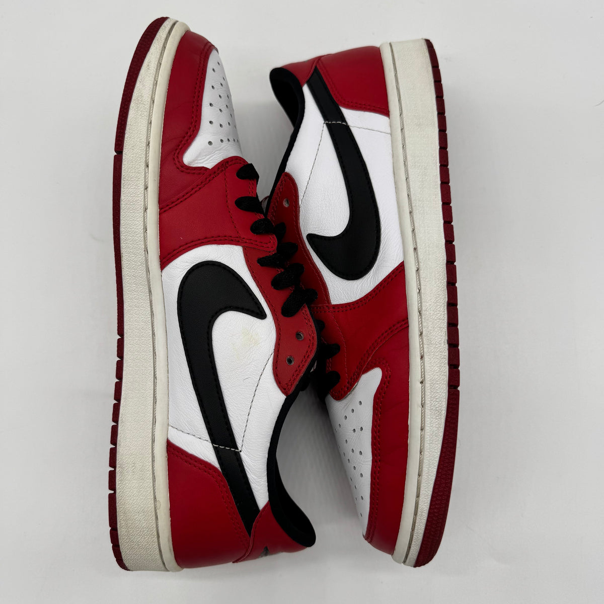 Jordan 1 Low Chicago (2016)